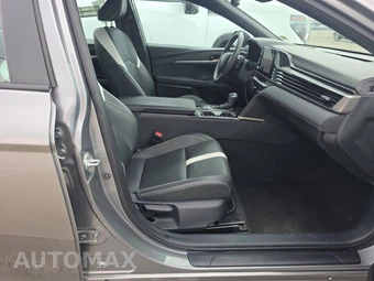 2025 Toyota Camry SE - miniatura 14