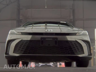 2025 Toyota Camry SE - miniatura 3