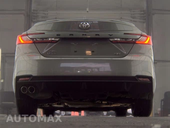 2025 Toyota Camry SE - miniatura 7