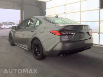 2025 Toyota Camry SE - miniatura 8