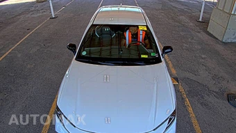 2025 Toyota Camry SE - miniatura 2