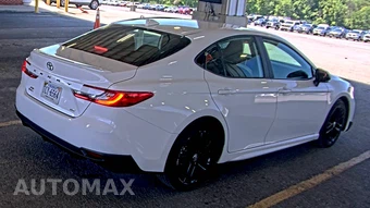 2025 Toyota Camry SE - miniatura 4