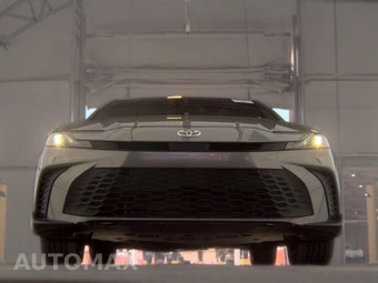 2025 Toyota Camry SE - miniatura 3