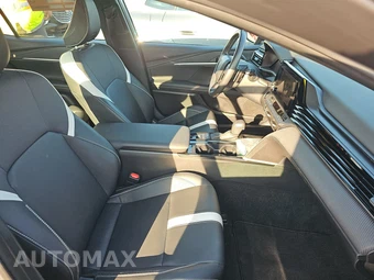 2025 Toyota Camry SE - miniatura 14