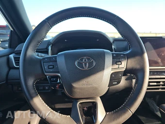 2025 Toyota Camry SE - miniatura 16