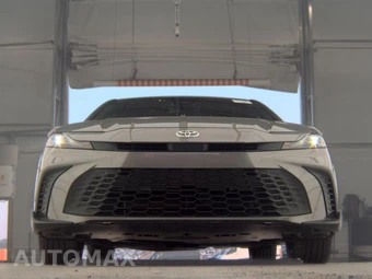2025 Toyota Camry SE - miniatura 3