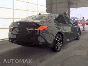 2025 Toyota Camry XLE - miniatura 4