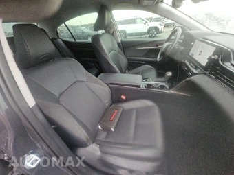 2025 Toyota Camry XLE - miniatura 8