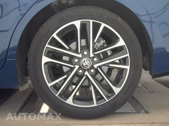 2025 Toyota Camry XLE - miniatura 12