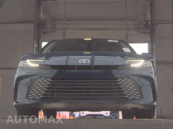 2025 Toyota Camry XLE - miniatura 3