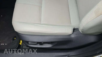 2025 Toyota Camry XLE - miniatura 28