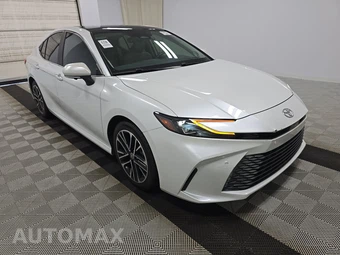 2025 Toyota Camry XLE - miniatura 3
