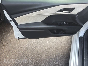 2025 Toyota Camry XLE - miniatura 9