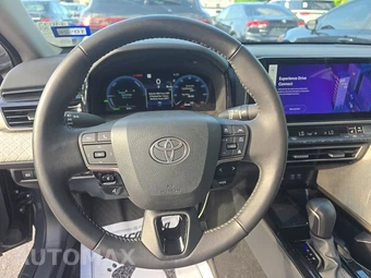 2025 Toyota Camry XLE - miniatura 10