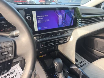2025 Toyota Camry XLE - miniatura 11