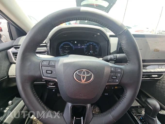 2025 Toyota Camry XLE - miniatura 10