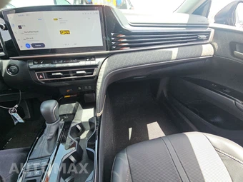 2025 Toyota Camry XLE - miniatura 11