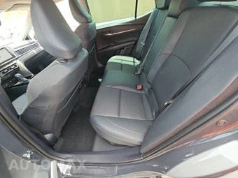 2025 Toyota Camry XLE - miniatura 13