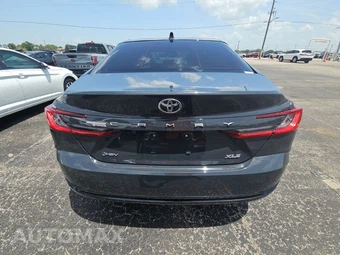 2025 Toyota Camry XLE - miniatura 5
