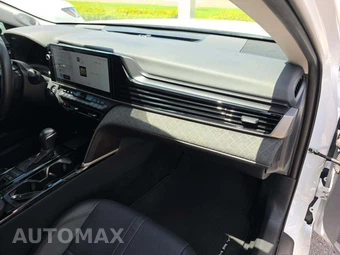 2025 Toyota Camry XLE - miniatura 19