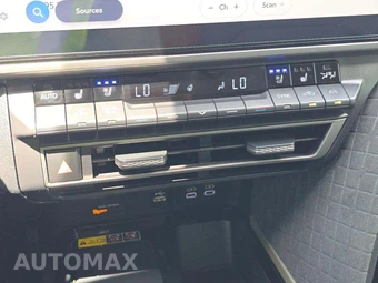 2025 Toyota Camry XLE - miniatura 25
