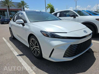 2025 Toyota Camry XLE - miniatura 4