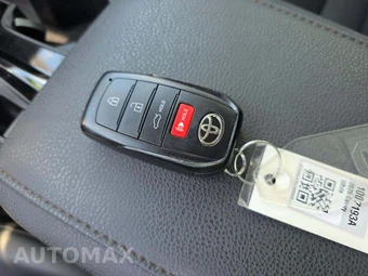 2025 Toyota Camry XLE - miniatura 8