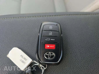2025 Toyota Camry XLE - miniatura 5