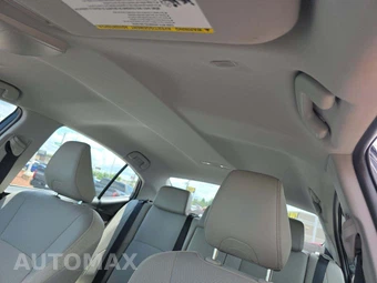 2025 Toyota Camry XLE - miniatura 8