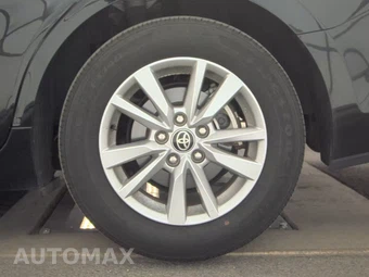 2025 Toyota Camry XLE - miniatura 12