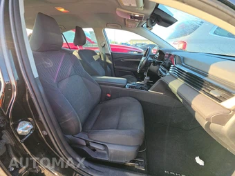 2025 Toyota Camry XLE - miniatura 14