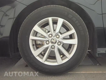 2025 Toyota Camry XLE - miniatura 9