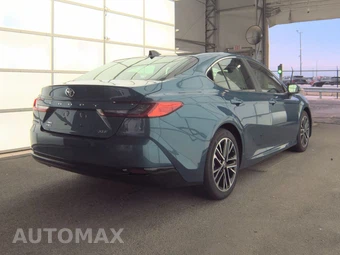 2025 Toyota Camry XLE - miniatura 4