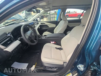2025 Toyota Camry XLE - miniatura 9