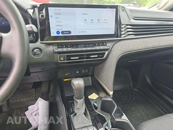 2025 Toyota Camry XLE - miniatura 10