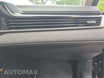 2025 Toyota Camry XLE - miniatura 19