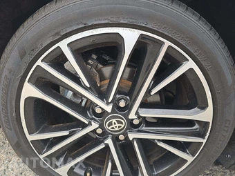 2025 Toyota Camry XLE - miniatura 24
