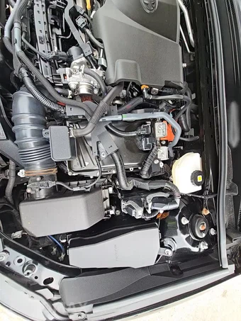 2025 Toyota Camry XLE - miniatura 27