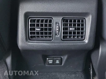 2025 Toyota Camry XSE - miniatura 30
