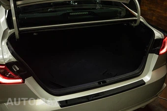2025 Toyota Camry XSE - miniatura 7