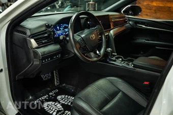 2025 Toyota Camry XSE - miniatura 8