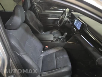 2025 Toyota Camry XSE - miniatura 8
