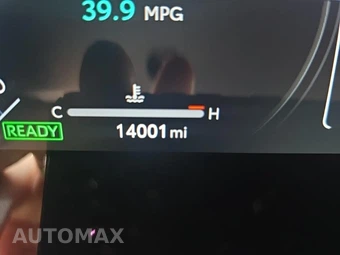 2025 Toyota Camry XSE - miniatura 9
