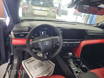 2025 Toyota Camry XSE - miniatura 10