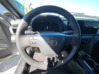 2025 Toyota Camry XSE - miniatura 10