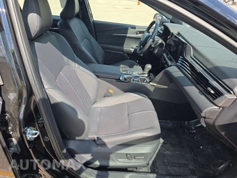 2025 Toyota Camry XSE - miniatura 8