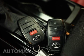 2025 Toyota Camry XSE - miniatura 24