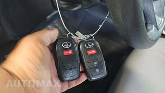 2025 Toyota Corolla Cross Hybrid S - miniatura 18
