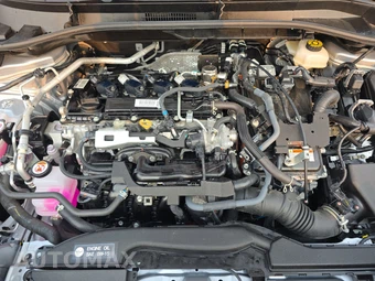 2025 Toyota Corolla Cross Hybrid S - miniatura 15