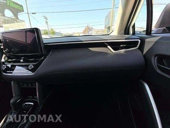 2025 Toyota Corolla Cross LE - miniatura 20